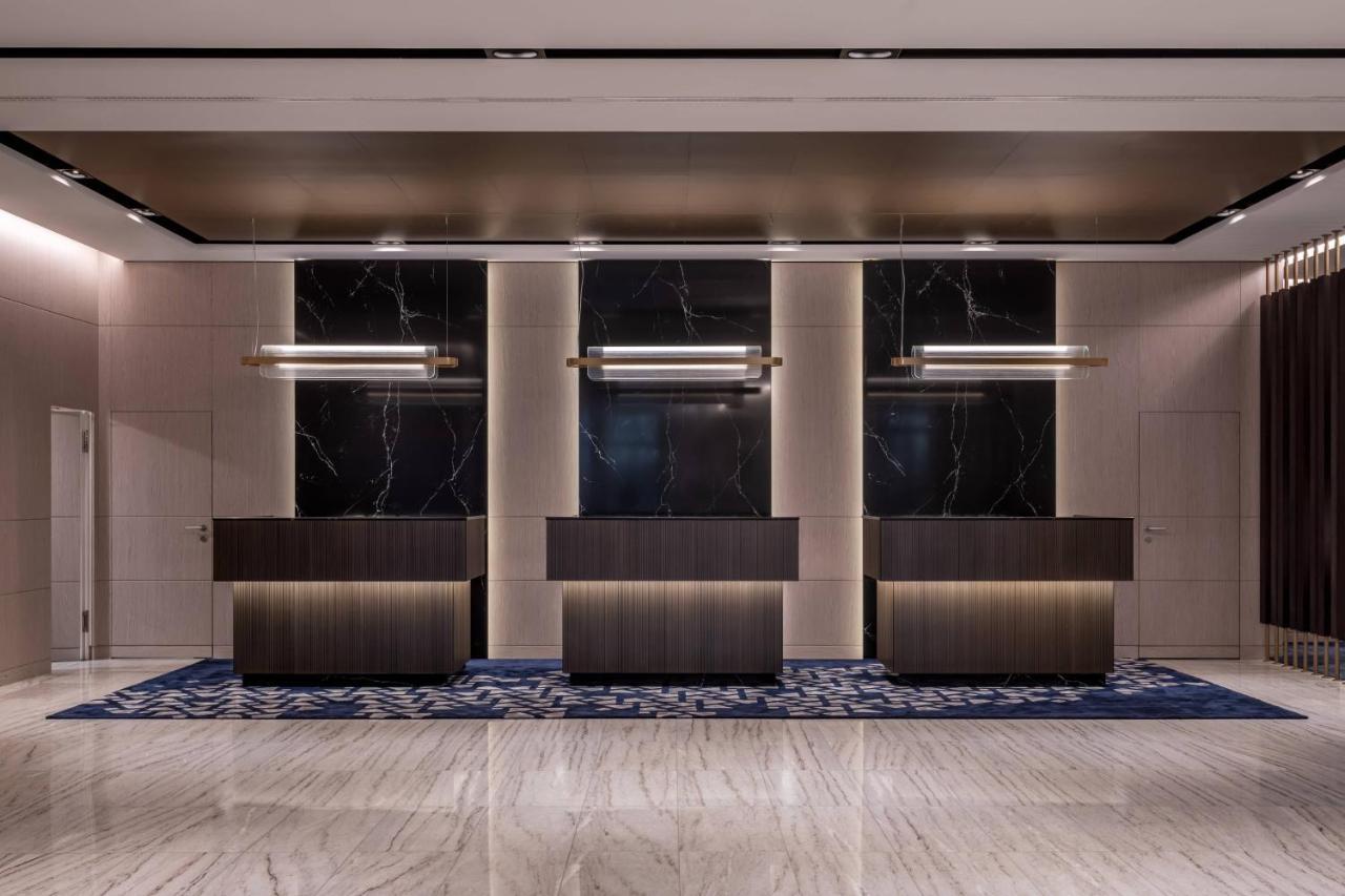 Zurich Marriott Hotel Eksteriør bilde The hotel's lobby