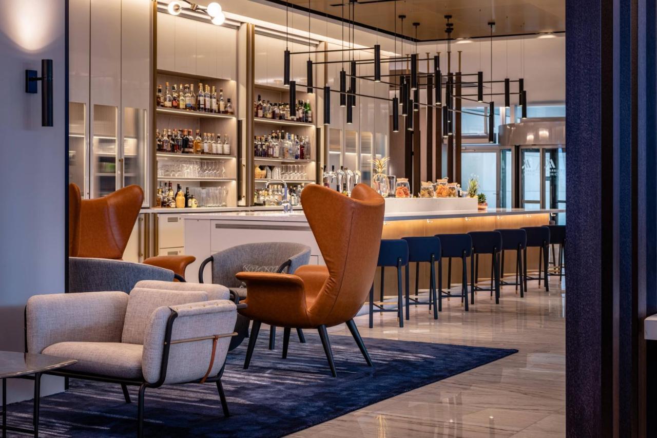 Zurich Marriott Hotel Eksteriør bilde The lounge at the airport