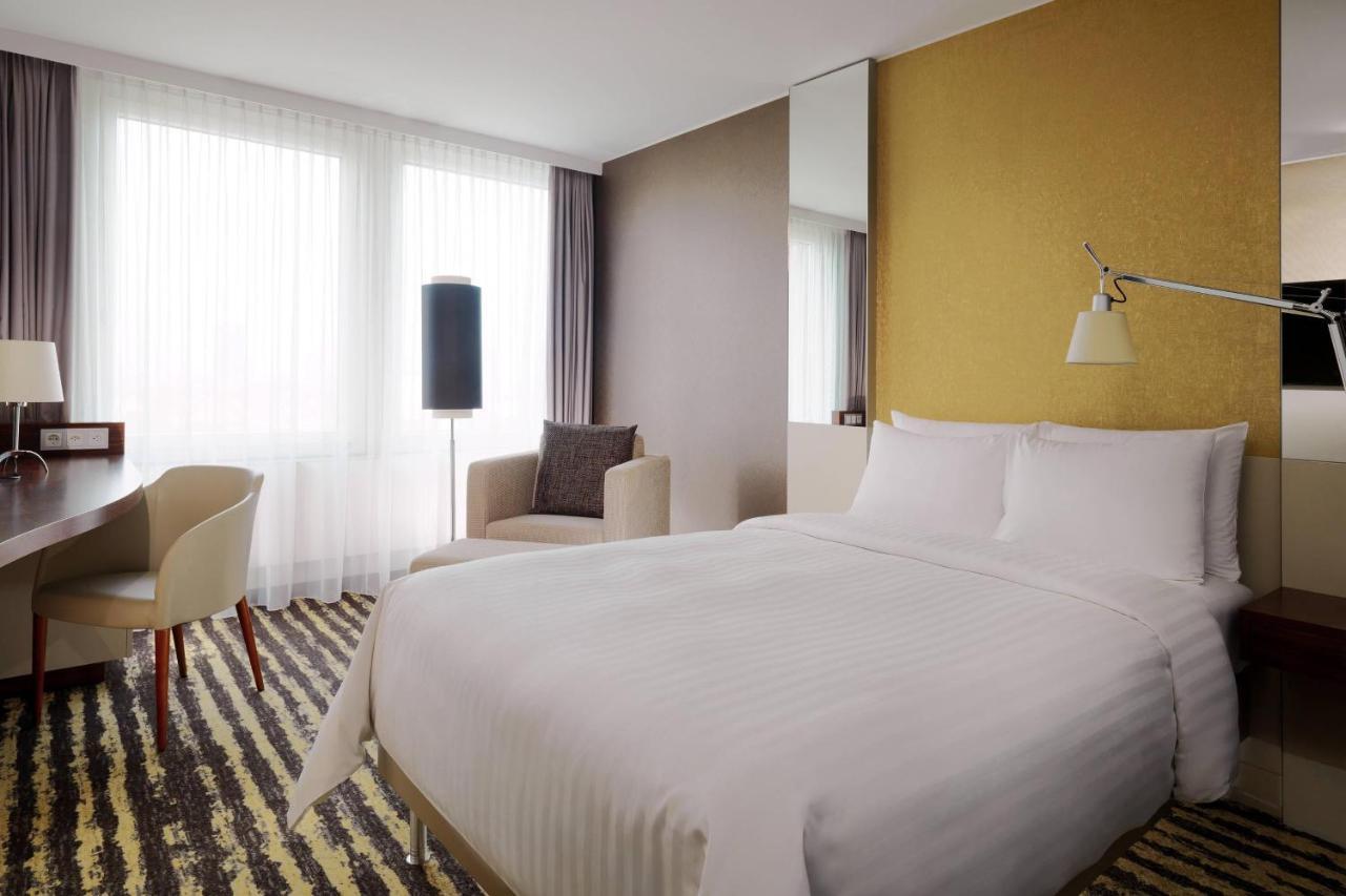 Zurich Marriott Hotel Eksteriør bilde A room at the hotel