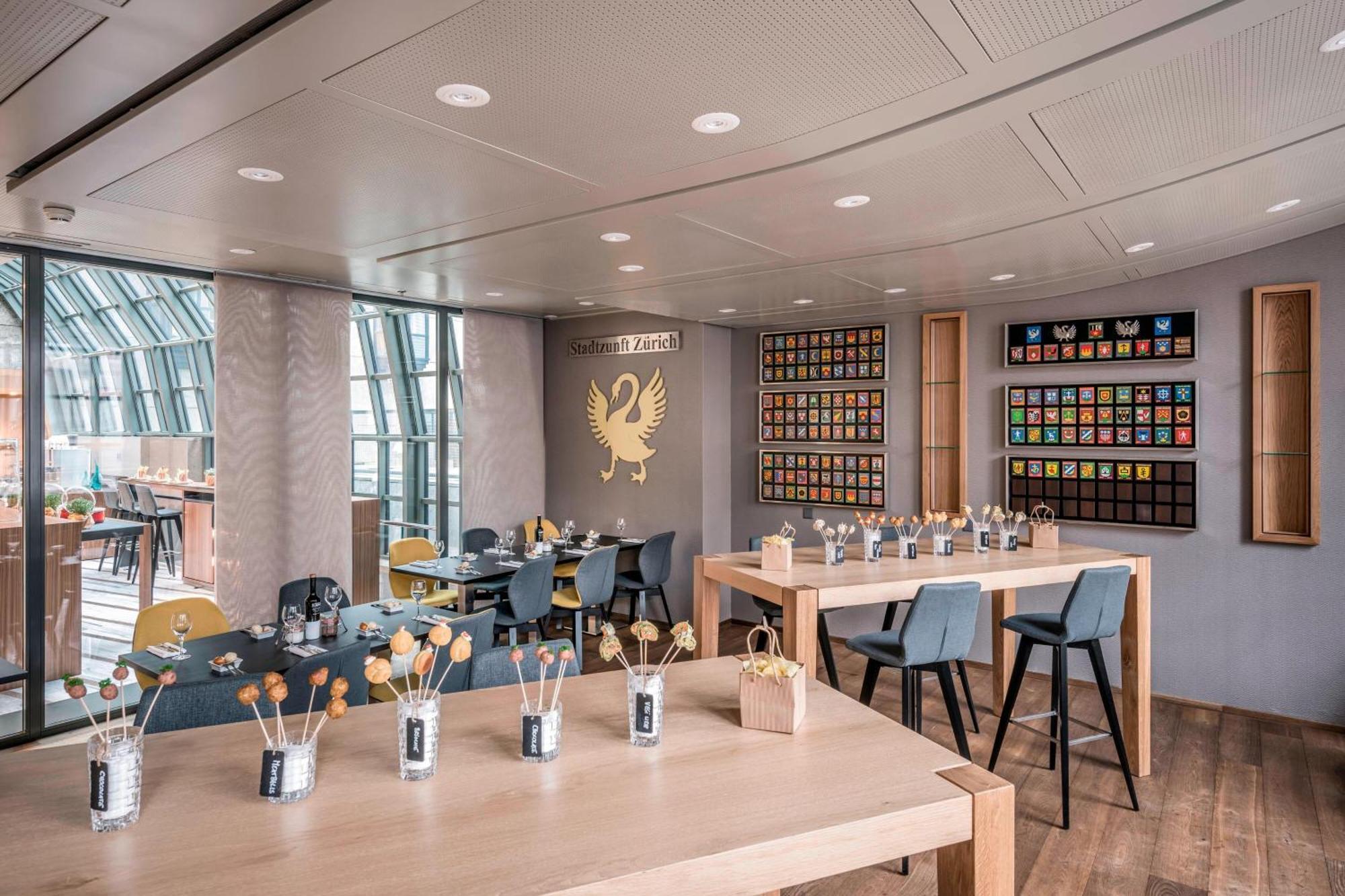 Zurich Marriott Hotel Eksteriør bilde Tea tasting room at the German Tea Museum